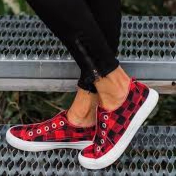 NEW BLOWFISH Play Canvas Slipon Sneakers red/black for women 261mn - Picture 1 of 5